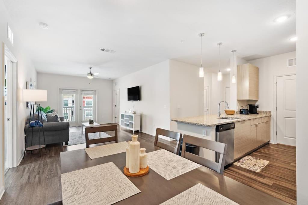 Lavish 2Br Apartment In Tampa Exterior foto