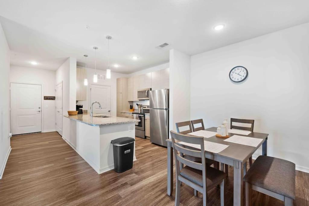 Lavish 2Br Apartment In Tampa Exterior foto